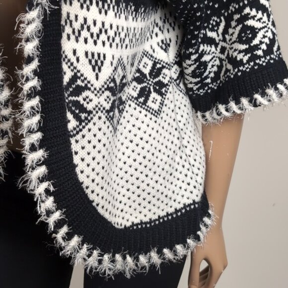 Anna Bella Fuzzy Open Cardigan Sweater Short Sleeve Shrug Fringe Winter Nordic - Picture 3 of 10